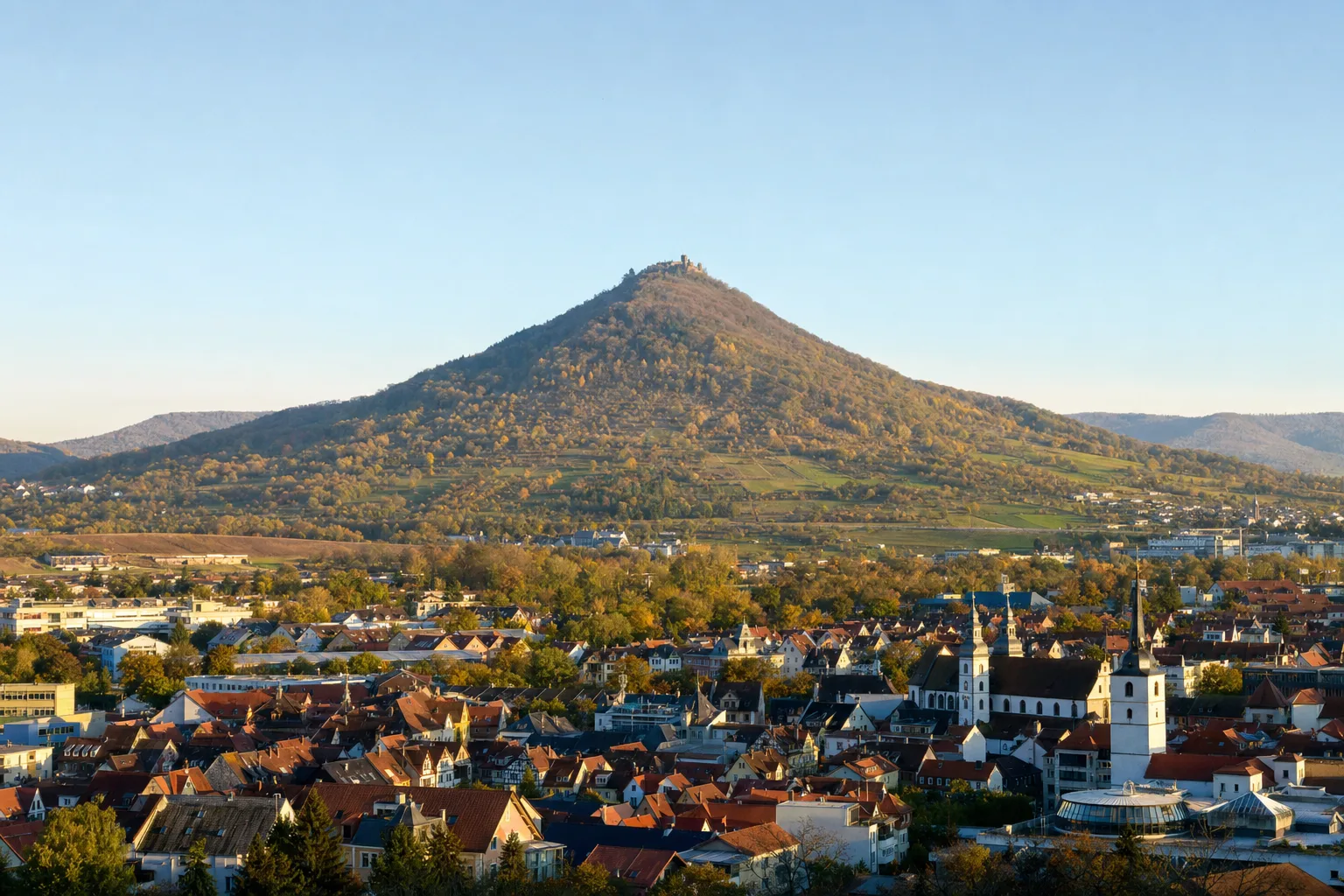 Göppingen mit dem Hohenstaufen im Hintergrund