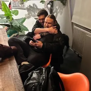 Entspannte Teampause im Büro in Karlsruhe